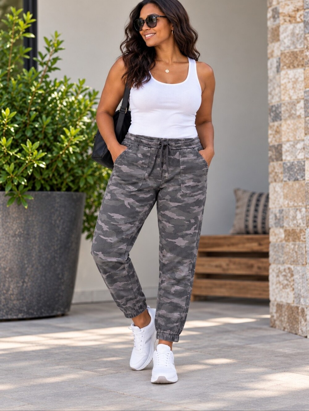 Athleta Farallon Jogger Pants Green Gray Camo Womens Size 10 Stretch Comfort